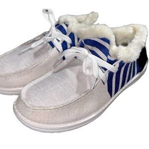 🆕 Women’s beige loafers with stripes